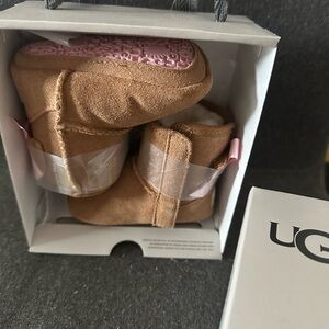 NWT UGG Babys shoes